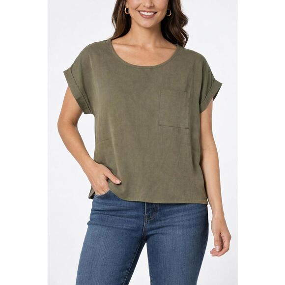 Tops - NWT Six/Fifty Olive Short Sleeve Pocket Top Button Back Blouse Size Medium
